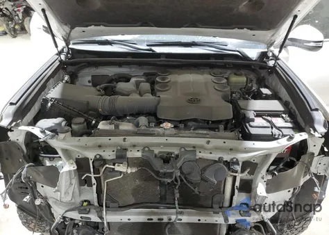 2020 Toyota 4Runner Sr5/Sr5 Premium z USA, uszkodzony, nr VIN JTEBU5JR3L5773216